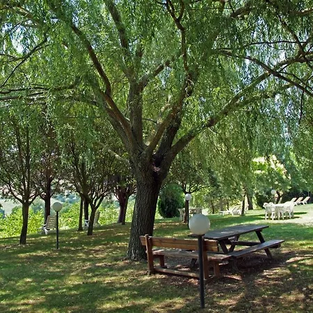 Agriturismo Nizzi Farm stay *